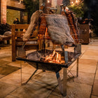 Churrasqueira Fogo de Chão Esmaltada + 2 Estacas + 8 Espetos + Catraca de Elevação e Giro + 1 Grelha + 4 Pés + (Acessórios Todos em Inox)