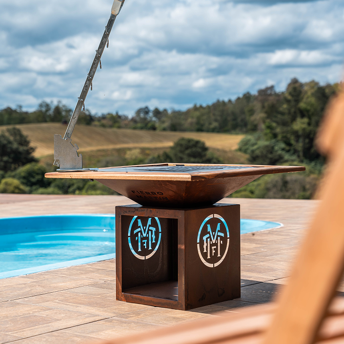 Churrasqueira Gourmet BARN + Moldura Personalizada + Espeto de Costelão