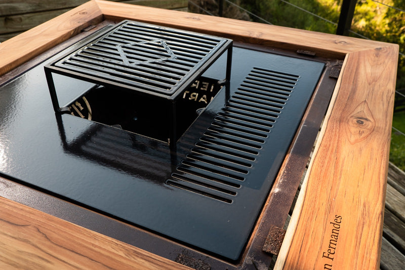 CHURRASQUEIRA BARN COM MOLDURA PERSONALIZADA