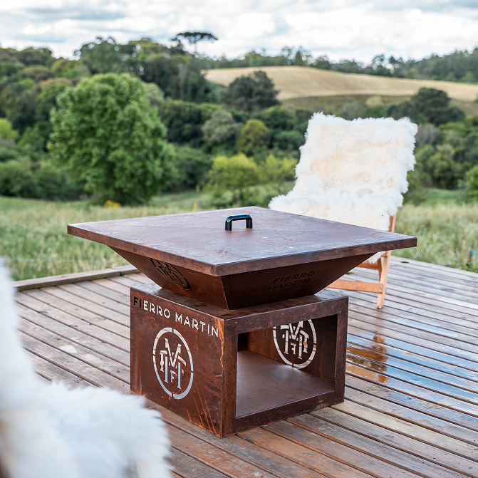 Churrasqueira Gourmet BARN + Moldura Personalizada + Espeto de Costelão + Tampa